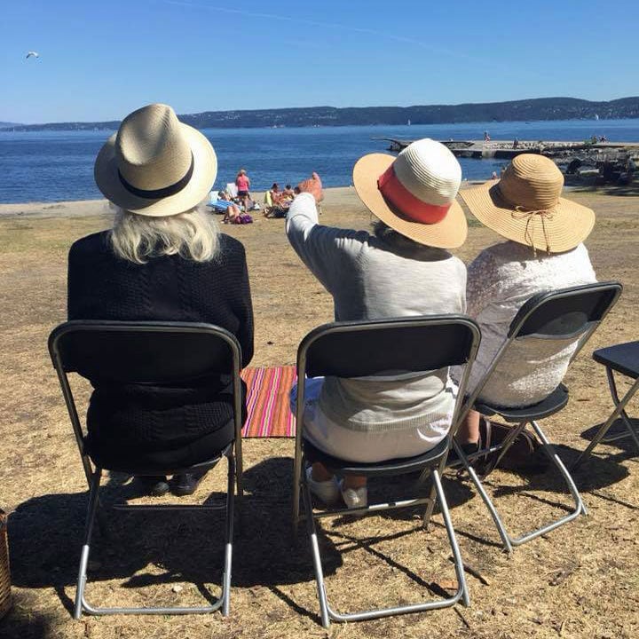 Villa Skaar damer på strand